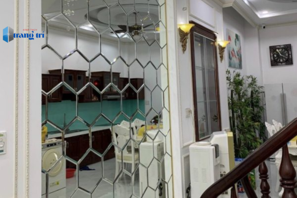 kính thủy trang trí cầu thang kính thủy trang trí cầu thang