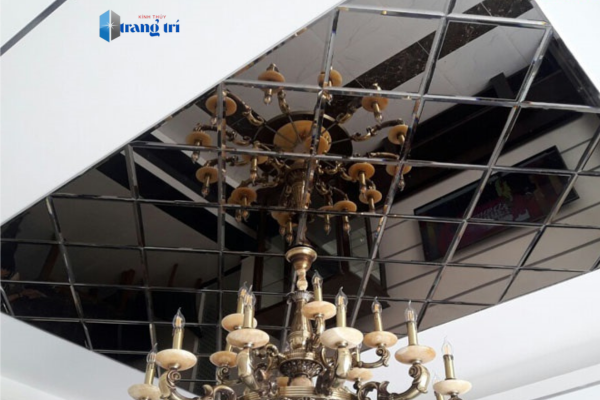 Kính Thủy Trang Trí Trần Nhà