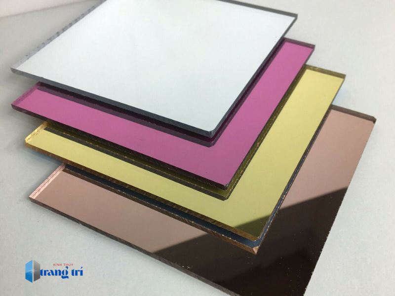 Phân Biệt Kính Thủy Trang Trí